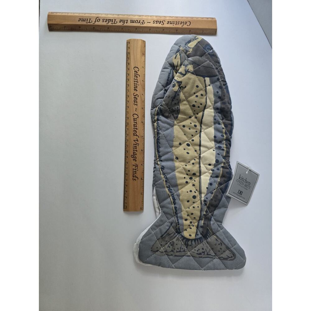 NWT DII Trout Fish Oven Mitt & Boston Warehouse Stainless Steel Corn Picks Set - Picture 3 of 6